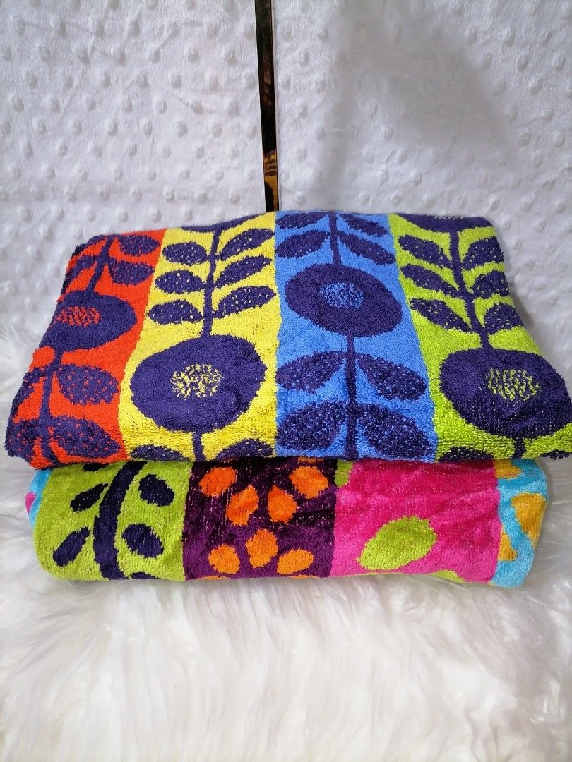 Bath/Wash Towel Bundle (Category: Bedding & Towels) located in Butuan. Submitted by az-branded.items (Listing ID 1443270982, Image 1). Description: Sizes: Purple- 25" x 45" Pink - 28" x 50" 100 % cotton Made in Portugal From Japan ** sale price napo...