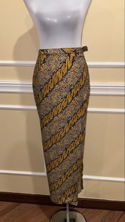 (Category: ) located in . Submitted by maisonrewear (Listing ID 1443275990, Image 1). Description: .