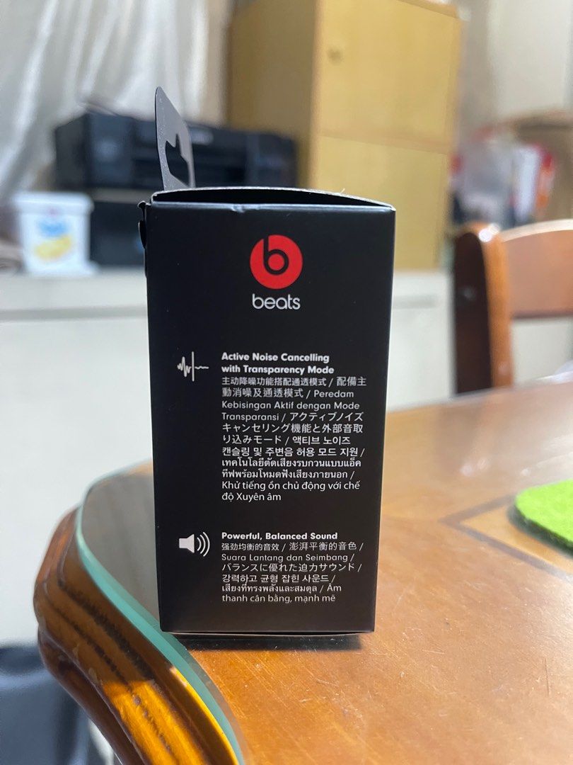 Beats Studio Buds (Category: Earphones) located in Manila. Submitted by kathy_gonzales (Listing ID 1443254041, Image 3). Description: 🚚 Delivery will be shouldered by the buyer. I am located in the Manila and can also do meet-ups at Bambang Station. Pm if interested. Thank you! 😊.