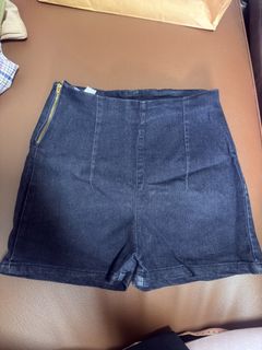 (Category: ) located in . Submitted by thriftchic__ (Listing ID 1443143222, Image 1). Description: .