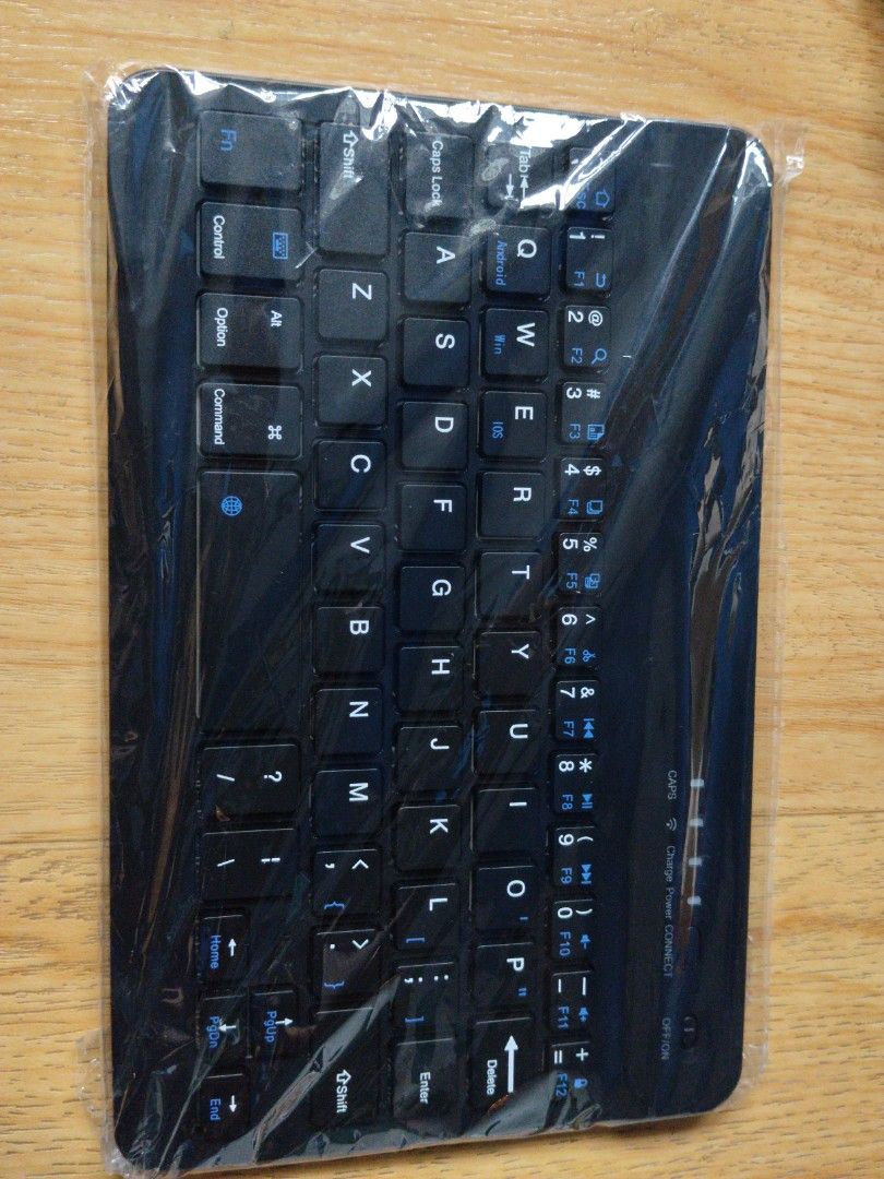 Black Wireless Bluetooth Keyboard479098893930997760