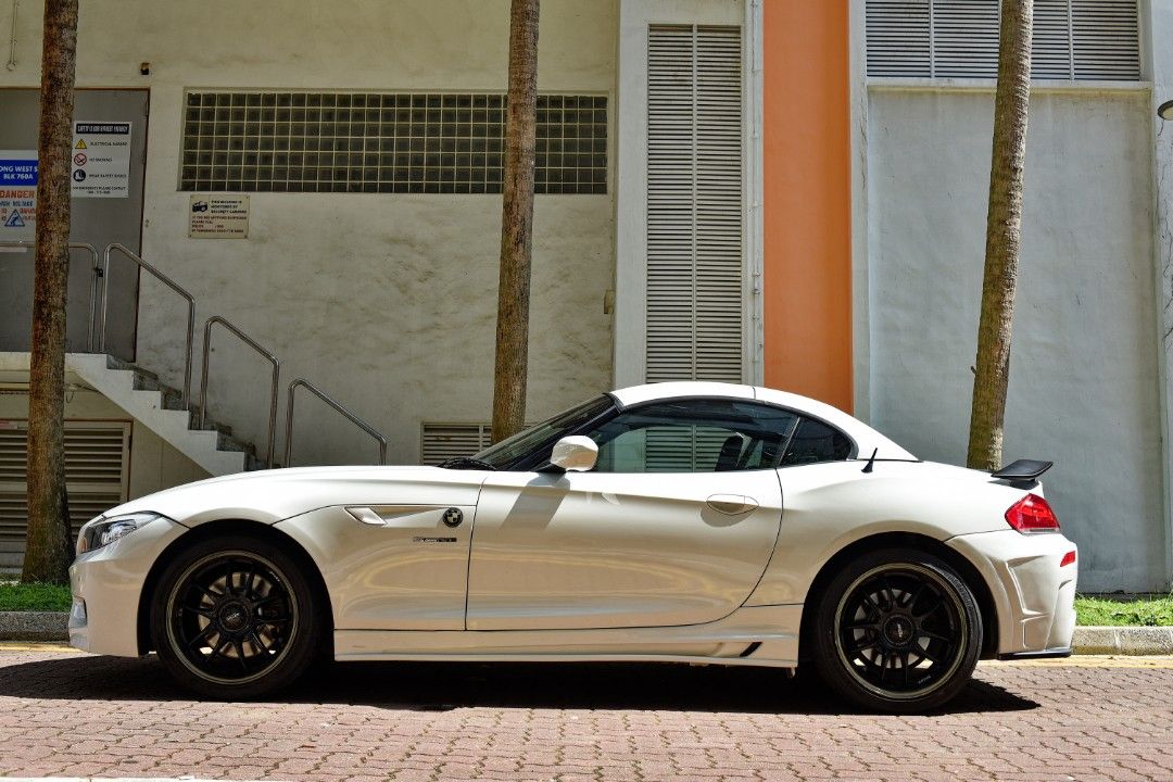 BMW Z4 sdrive28i Auto (Category: Used Cars) located in Singapore. Submitted by Guamzilla (Listing ID 1443137024, Image 3). Description: The better N20B20 from BMW paired with bullet proof ZF8 gearbox. Tuned for better performance and FC. Easily does 11-12km/L with 70% highway. More than 500km per tank (look at last picture for proof, you can't program BMW's computer to show the range that you want). Power when you need it and comfort when you don