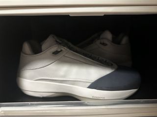 (Category: ) located in . Submitted by sneakerminiclub (Listing ID 1443171320, Image 1). Description: .