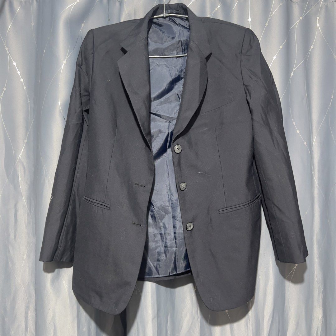 Boyfriend Oversized Navy Blue Classic Blazer (Category: Coats, Jackets and Outerwear) located in Manila. Submitted by worldofri (Listing ID 1443287965, Image 2). Description: Can fit to small to medium frame 📌 Colors may vary due to lighting..