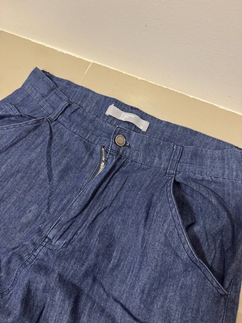 Carpenter Raw Blue Denim Wide Leg Pants (Category: Jeans) located in Lupi. Submitted by shittynappy (Listing ID 1443251041, Image 3). Description: 📍 PM for Infos PSG ko😘 - Raw Blue pants - Wide leg Carepnter pants style - Multiple pockets - Button and zip front closure - Relaxed fit - Ideal for casual wear.