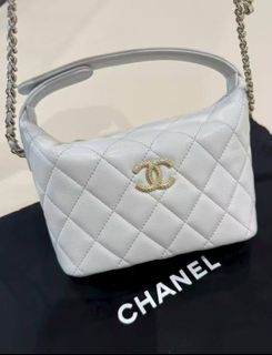 (Category: ) located in . Submitted by chicluxury (Listing ID 1443310771, Image 1). Description: .