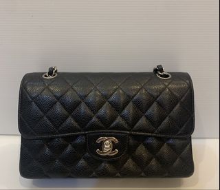 (Category: ) located in . Submitted by vicluxurycollection (Listing ID 1443205099, Image 1). Description: .