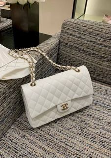 (Category: ) located in . Submitted by chicluxury (Listing ID 1359700630, Image 1). Description: .