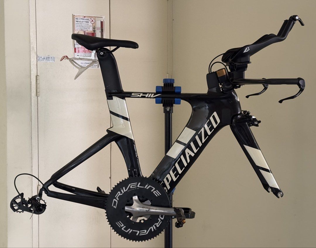(Check description for deals!) Specialized Shiv Elite TT/Triathlon Bike Frameset (Category: Bicycles) located in Singapore. Submitted by bicyclepartsseller_217 (Listing ID 1443230295, Image 2). Description: - Specialized Shiv TT/Time Trial/Triathlon frame set - Includes frame, fork, seatpost, brakes, brake levers, shifters, derailleur, and bolugoe TT cockpit - Shimano TT brake levers (BL-TT78) and shifter - Shimano 105 (RD-5800) rear derailleur w
