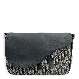 (Category: ) located in . Submitted by carousellluxury (Listing ID 1443193926, Image 1). Description: .