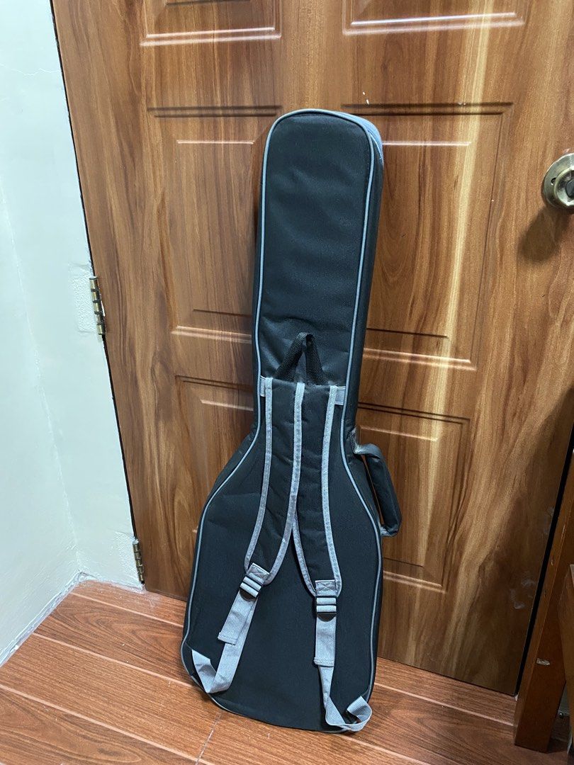 Clifton Guitar Gig Bag (Category: Musical Instruments) located in Manila. Submitted by mrymrnan (Listing ID 1443303101, Image 2). Description: not used but stored for quite a while no damages.