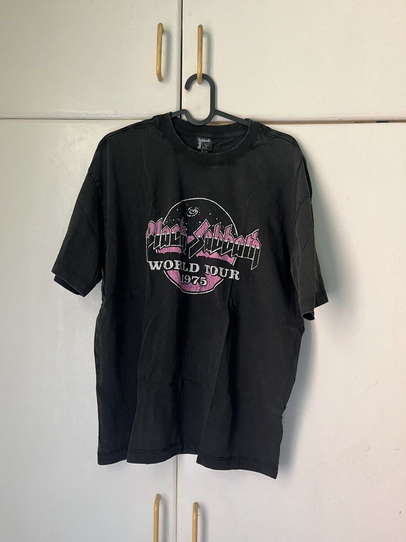 Cotton On Black Sabbath Graphic Tee (Category: Tshirts & Polo Shirts ) located in Las Pinas. Submitted by beandor (Listing ID 1443189025, Image 1). Description: 23x27 size M on tag no issues rfs: decluttering .