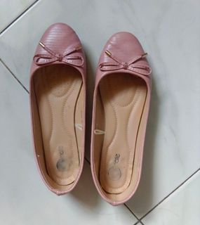(Category: ) located in . Submitted by erikashoppe (Listing ID 1443135657, Image 1). Description: .