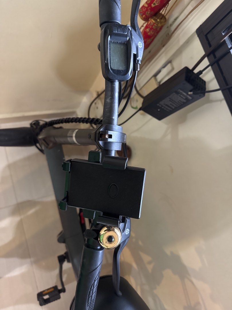Ebike (Category: E-Scooters & E-Bikes) located in Singapore. Submitted by spicynoodlez (Listing ID 1443220630, Image 5). Description: Bought recently at a shop for 750$+, replaced tires too. Selling off as im not using it much. Battery Charger included. no issues with the bike. dealing at my convenience only, first come first serve. no refunds once deal..