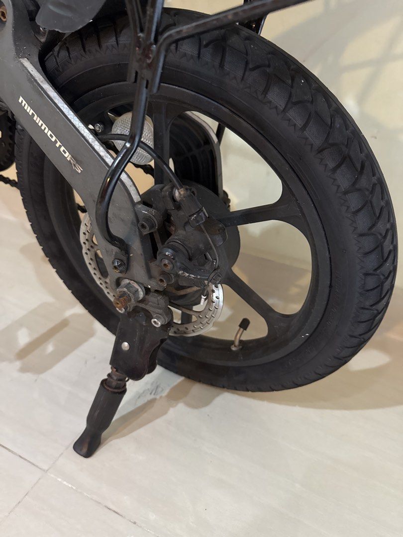 Ebike (Category: E-Scooters & E-Bikes) located in Singapore. Submitted by spicynoodlez (Listing ID 1443220630, Image 3). Description: Bought recently at a shop for 750$+, replaced tires too. Selling off as im not using it much. Battery Charger included. no issues with the bike. dealing at my convenience only, first come first serve. no refunds once deal..