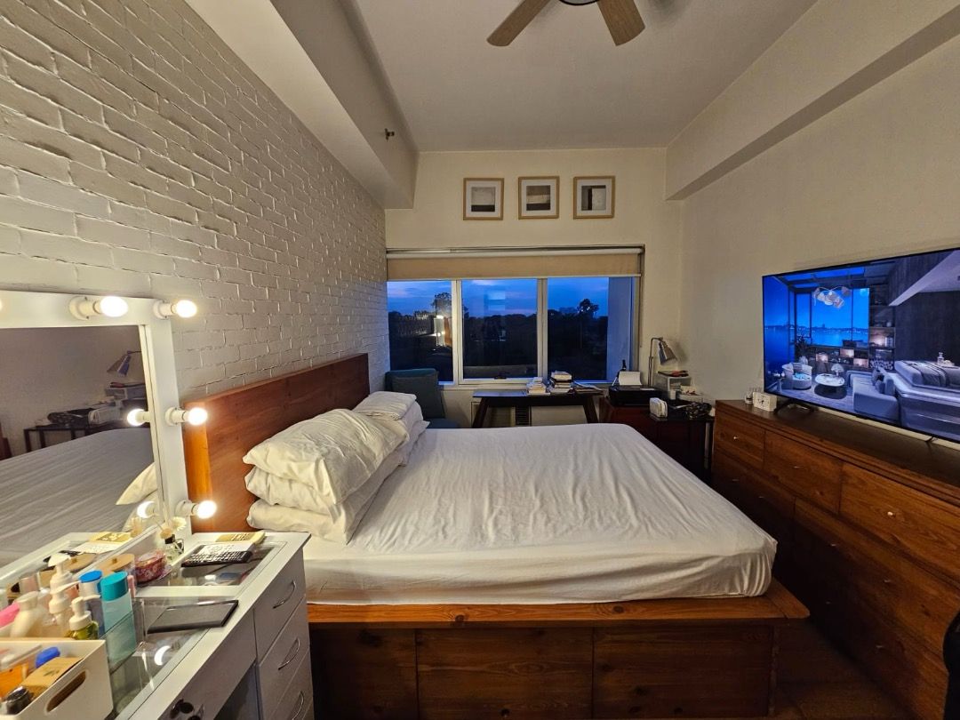 FAIRWAYS TOWER (BGC) facing Golf Course | 1 BEDROOM (Category: Apartments & Condos) located in Manila. Submitted by phil_real_estate (Listing ID 1443166408, Image 3). Description: FAIRWAYS TOWER (BGC) facing Golf Course | 1 BEDROOM 1 Bedroom 1 Bathroom 52 sqm Fully furnished & Renovated Features: *Fully Renovated with modern interiors *Facing Golf Course, best views (unobstructed) Nearby Places: High Street, Forbes Park, Mckinley Road, Singapore 
