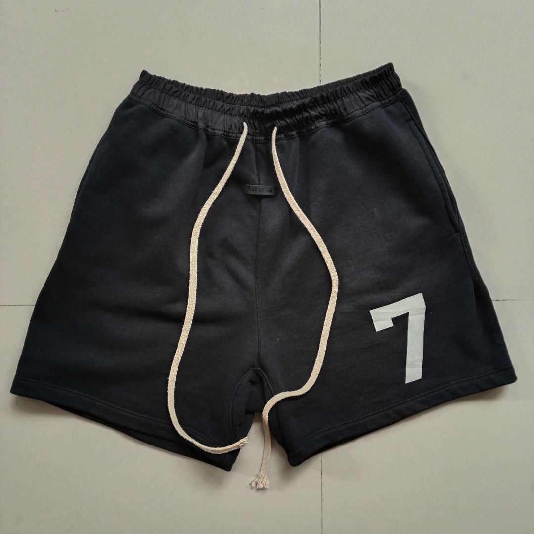 Fear of God Short (Category: Shorts) located in Salay. Submitted by yeeehm (Listing ID 1443147099, Image 1). Description: Waist: 28-32 inch. Length: 18 inch. Inseam: 5.5 inch..