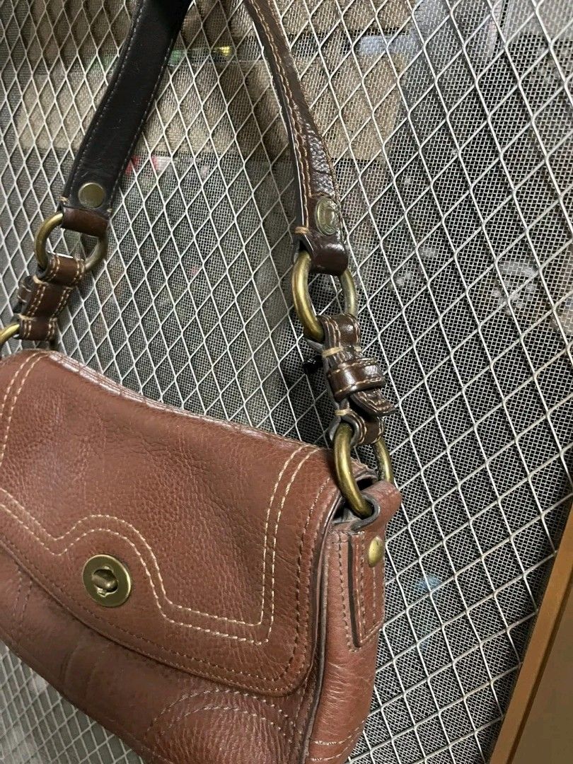 FOR SALE FOR SALEE (Category: Luxury Bags & Wallets) located in Manila. Submitted by streethustler1 (Listing ID 1443280824, Image 3). Description: .