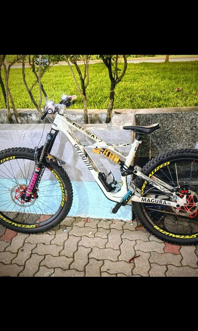 Fox Float DPX2 (Category: Bicycles) located in Singapore. Submitted by ghaz9 (Listing ID 1443240317, Image 5). Description: - Fox Float DPX2 - 216 × 57mm - Serviced in April RFS: Upgrade. See last 2 photos Enquiries: 8949 9365 Thanks for viewing!.