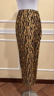 (Category: ) located in . Submitted by maisonrewear (Listing ID 1443276206, Image 1). Description: .