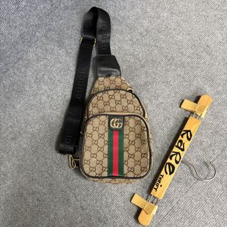(Category: ) located in . Submitted by y2k.luxury.streetwear.outdoor (Listing ID 1443288925, Image 1). Description: .