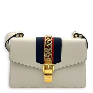 (Category: ) located in . Submitted by carousellluxury (Listing ID 1443200468, Image 1). Description: .