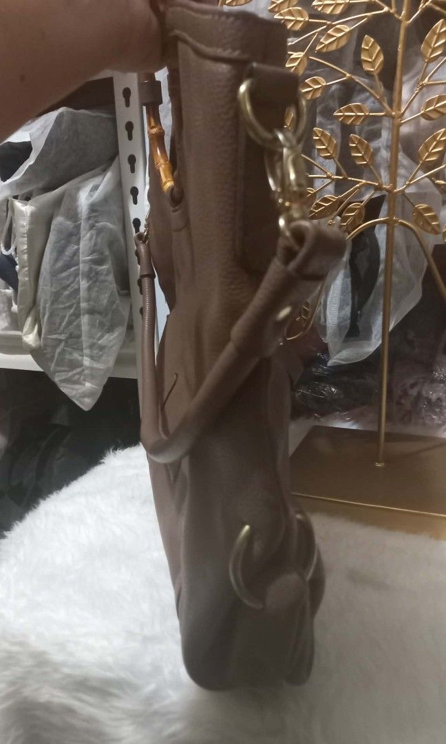 HARRY MASON BAMBOO HANDLE (Category: Shoulder Bags) located in Cavite. Submitted by geturs (Listing ID 1443235405, Image 2). Description: .