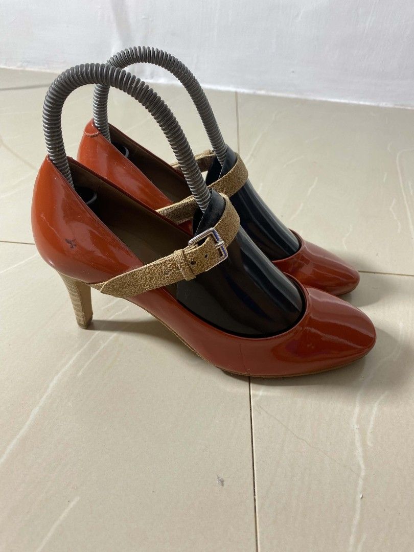Hermes Paris Orange/Red Patent Sandals (Category: Sandals) located in Manila. Submitted by goodsrags (Listing ID 1443314014, Image 2). Description: What you see is what you get all details pic attached no issue as is Message me for measurements.