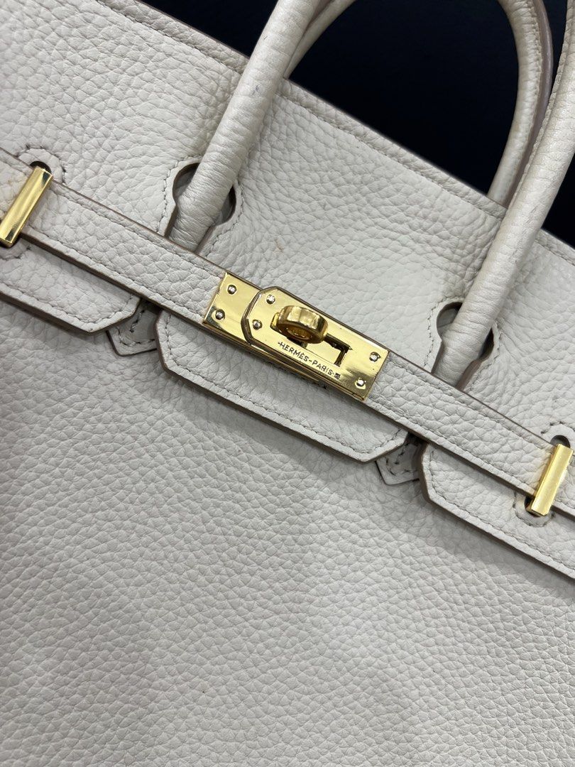 Hermès Birkin 25 (Category: Luxury Bags & Wallets) located in Bacolod City. Submitted by novymae23 (Listing ID 1443130004, Image 2). Description: Hermès Birkin 25 handbag Size Medium Excellent Condition Bag Only .