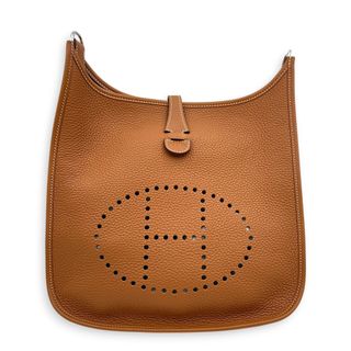 (Category: ) located in . Submitted by carousellluxury (Listing ID 1443196021, Image 1). Description: .