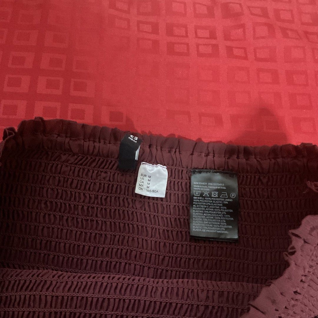 h&m maroon ruffle skirt (Category: Skirts) located in Villasis. Submitted by aevst (Listing ID 1443246425, Image 3). Description: used once !! size medium 27-29 (stretchy) .