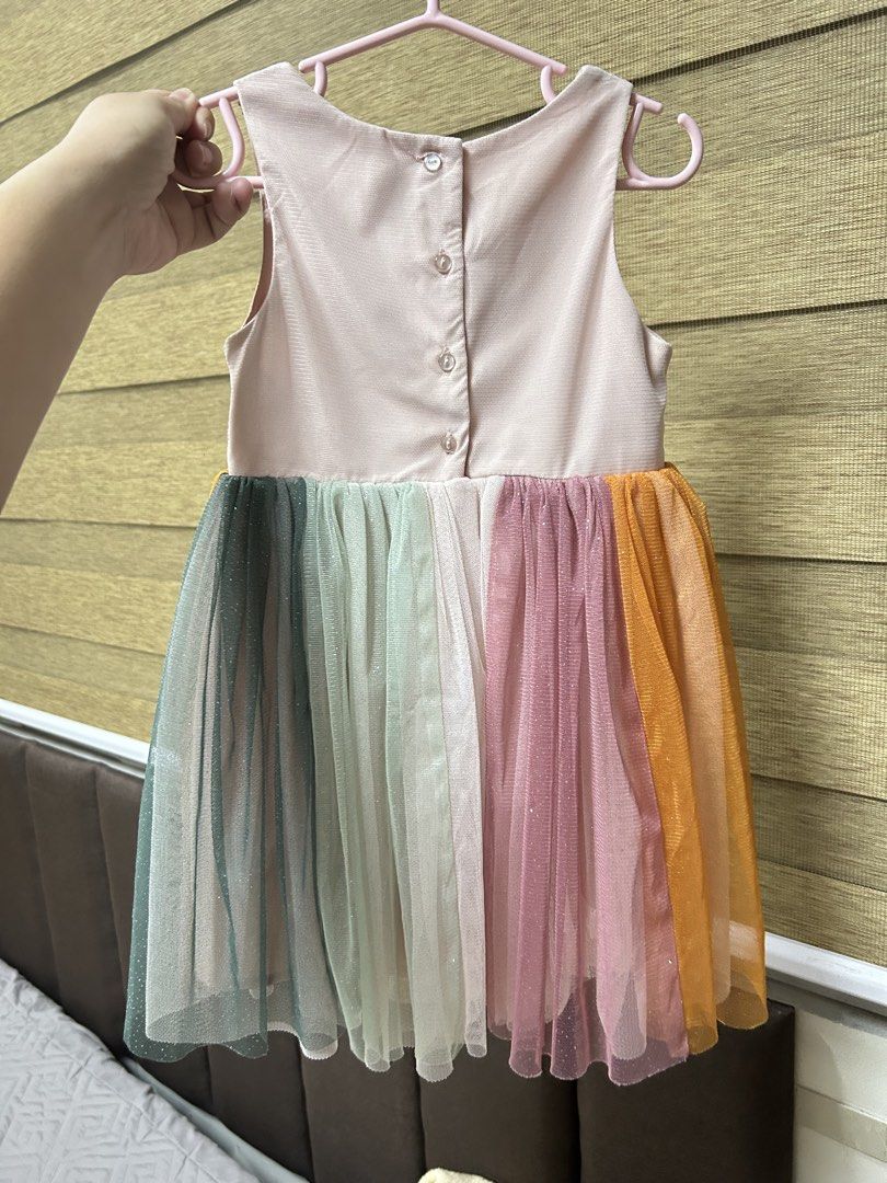H&M Rainbow Dress Size 2T (Category: Babies & Kids Fashion) located in Manila. Submitted by mariellelim (Listing ID 1443266235, Image 2). Description: - Ideal for parties and special occasions -with unnoticeable flaw (see pic).