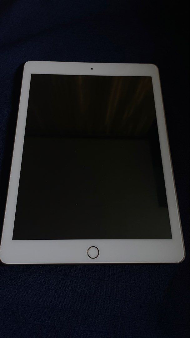 iPad 5th Gen (2017) 32gb UNIT ONLY (Category: iPad) located in Manila. Submitted by mca09220173208 (Listing ID 1443182115, Image 2). Description: FOR SALE‼️(Negotiable) iPad 5th Gen (2017) 32gb UNIT ONLY ✔️All Working ✔️No History of Repair ✔️iPadOS 16.7.16 ✔️9.7 Inches ✔️Wifi+Sim ✔️Smooth Camera (Front & Back) ✔️Smooth Perfomance & For Gaming ✔️Fingerprint ISSUE Corner dents due to usage the rest wala na RFS: Upgrading ✔️COD, Lalamove, JNT ✔️MEE