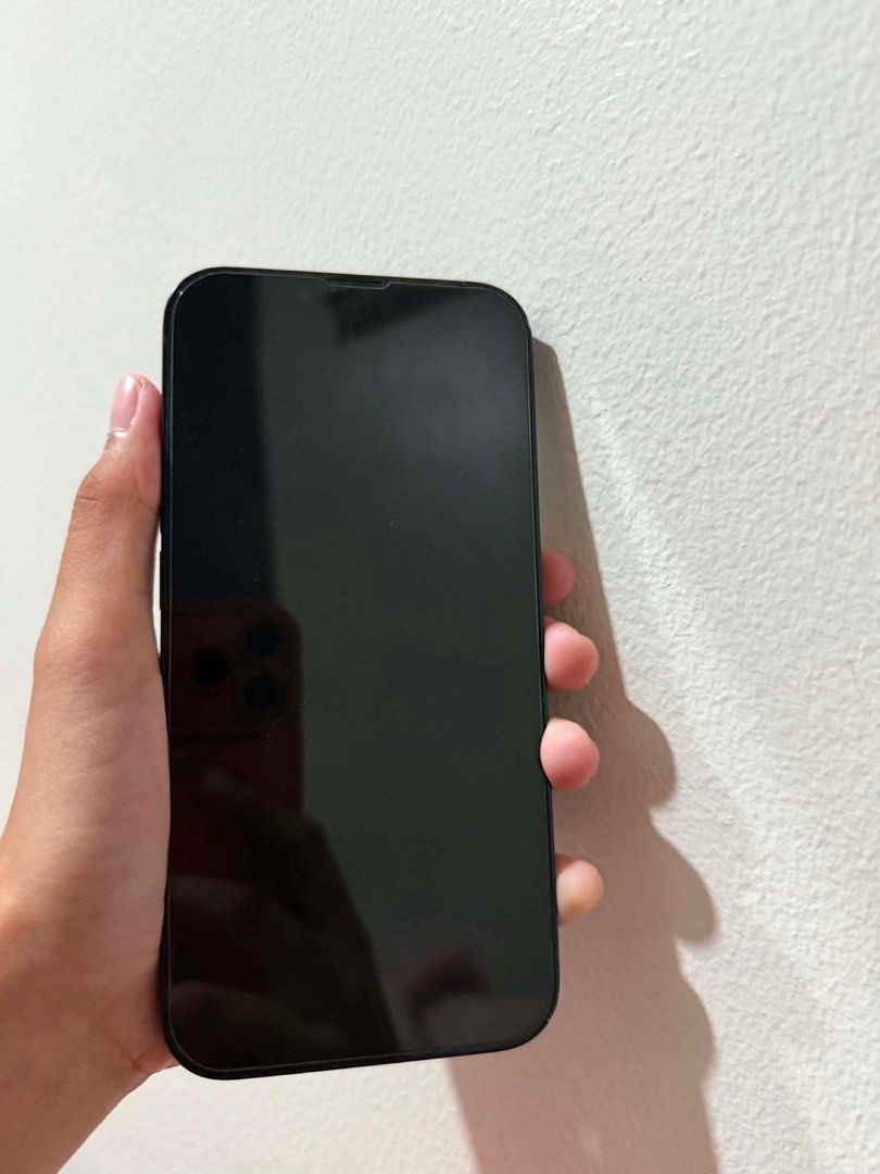 IPHONE 13 128GB MIDNIGHT (Category: iPhone 13 Series) located in Manila. Submitted by isharosete (Listing ID 1443282974, Image 3). Description: IPHONE 13 (MIDNIGHT COLOR) No issues no dents 72% Battery Health 128 Gb Truetone & Face ID Working No history of repair -Bought sa Globe store (sim lock for globe/ tm only) RFS: upgrade to ip17 Location: Valenzuela/Monumento.