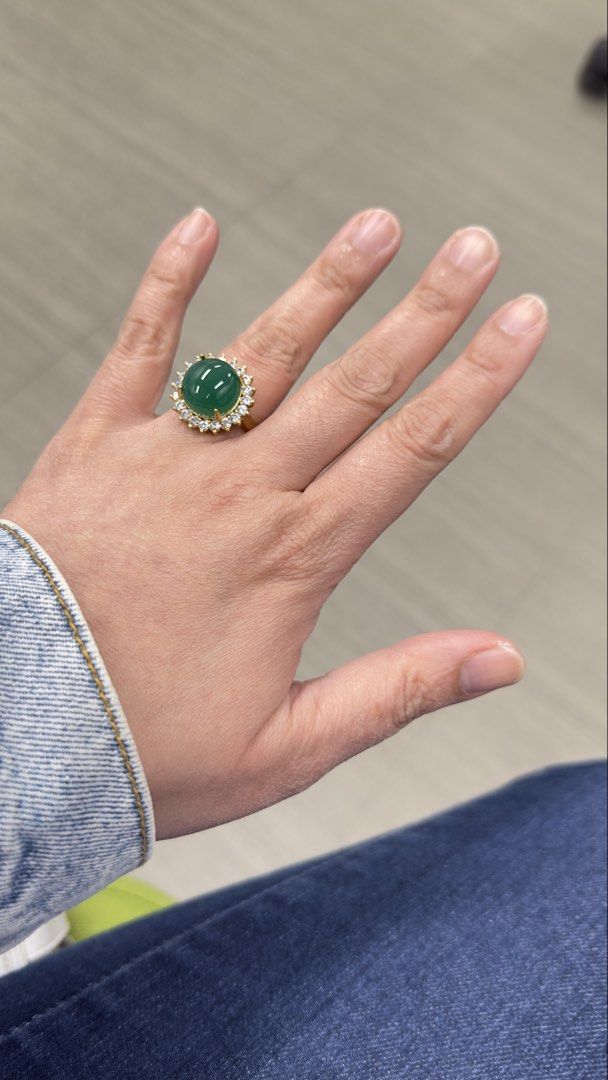 Jade ring (Category: Rings) located in Singapore. Submitted by pigfly82 (Listing ID 1443214346, Image 1). Description: size is adjustable . elegant design .