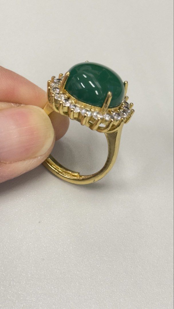 Jade ring (Category: Rings) located in Singapore. Submitted by pigfly82 (Listing ID 1443214346, Image 3). Description: size is adjustable . elegant design .