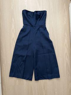 (Category: ) located in . Submitted by smallgirlcloset (Listing ID 1443164428, Image 1). Description: .