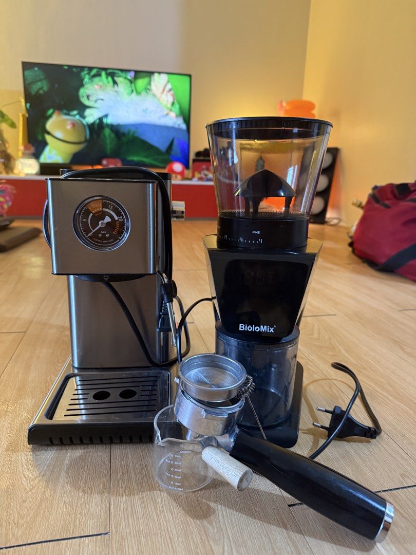 Konka/ Biolo Mix (Category: Coffee & Tea Tableware) located in Lobo. Submitted by cameronqe (Listing ID 1443214396, Image 1). Description: Hello everyone! I’m selling my personal coffee setup, which includes a coffee maker and coffee grinder. I only used it for about a month, and it has mostly been stored since then. This is perfect for anyone who wants to start making quality coffee at home or even begin a small coffee business. The setup is in 