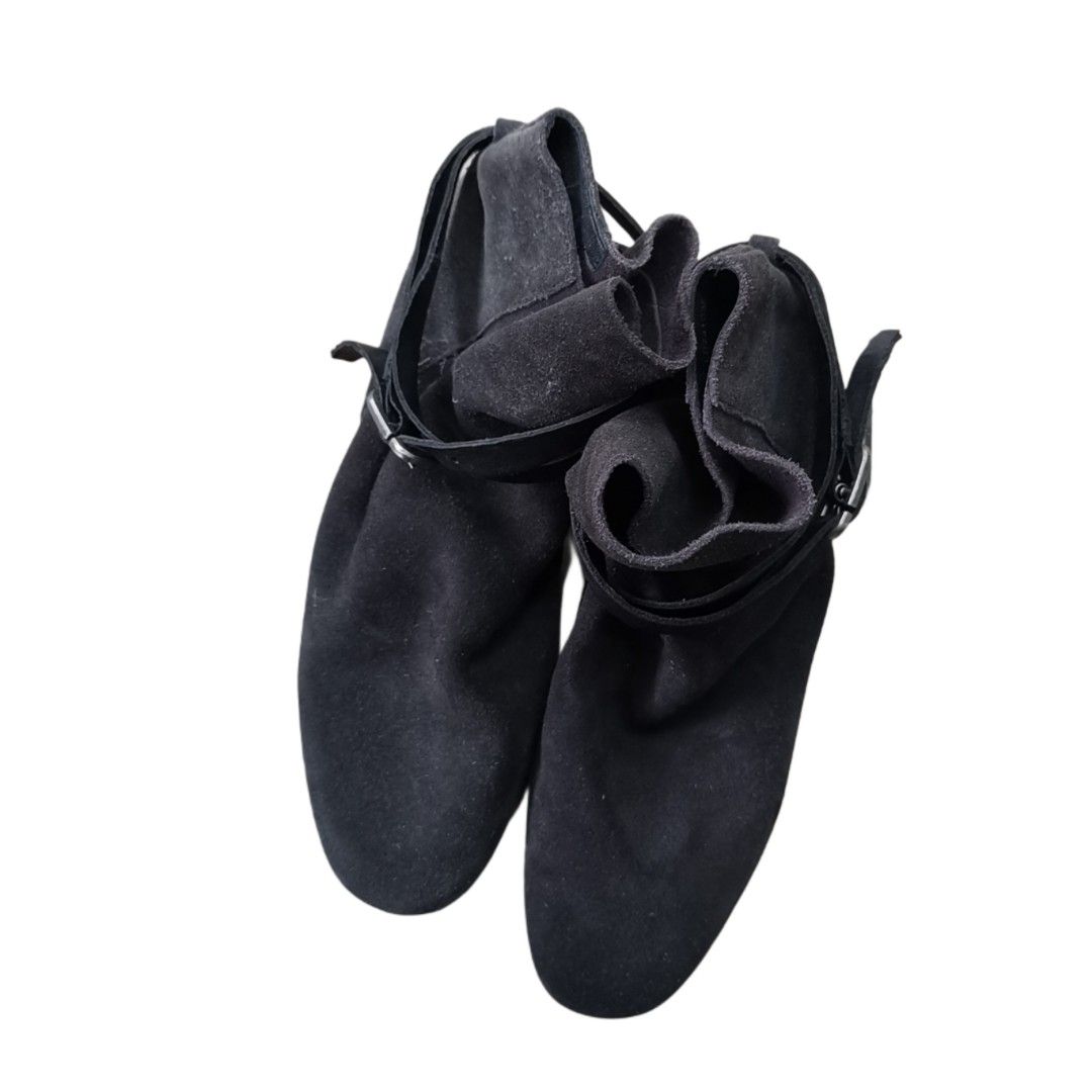 Lemure Suede Chelsea Boots (Black, 37 or 6) (Category: Boots) located in General Mariano Alvarez. Submitted by hundred_lives (Listing ID 1443140089, Image 2). Description: Lemure Suede Chelsea Boots (Black, 37 or 6) Authentic Original Good Condition ‼️***Or Best Offer Wins***‼️ ‼️***Split Or As Pack***‼️ ‼️***Negotiable All Items***‼️ Tags: burberry fendi mcm givenchy yohji yamamoto rick owens prada dolce & gabbana channel gucci hermès balenciaga