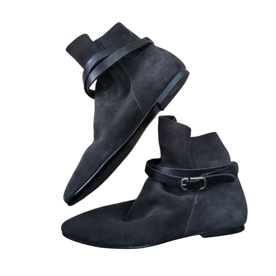 Lemure Suede Chelsea Boots (Black, 37 or 6) (Category: Boots) located in General Mariano Alvarez. Submitted by hundred_lives (Listing ID 1443140089, Image 1). Description: Lemure Suede Chelsea Boots (Black, 37 or 6) Authentic Original Good Condition ‼️***Or Best Offer Wins***‼️ ‼️***Split Or As Pack***‼️ ‼️***Negotiable All Items***‼️ Tags: burberry fendi mcm givenchy yohji yamamoto rick owens prada dolce & gabbana channel gucci hermès balenciaga