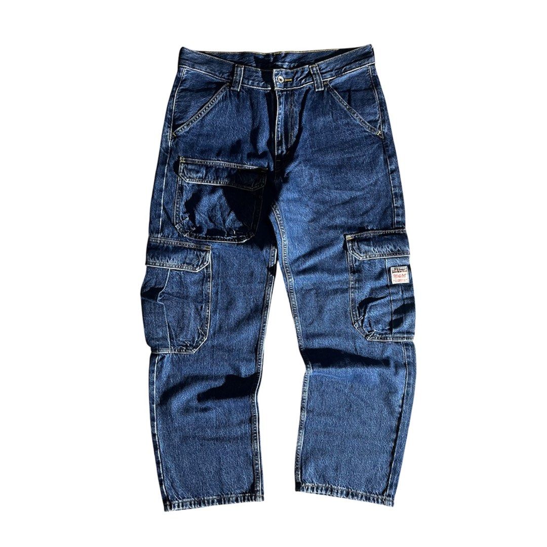 Levi’s Cargo Workwear Loose Pants - RARE (Category: Jeans) located in Daraga. Submitted by th3cliquejunks (Listing ID 1443208939, Image 1). Description: Levi’s Cargo Workwear Loose Pants - RARE Excellent Condition No issue Made in: Bangladesh Dimensions: Waist: 34” Length: 40” Leg Opening: 8.5” - 4,880 Dm! .
