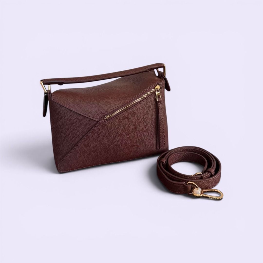 Loewe Puzzle Bag Edge Small Pebble Grain Leather (Category: Luxury Bags & Wallets) located in Marilao. Submitted by shopforyouph (Listing ID 1443177948, Image 2). Description: .