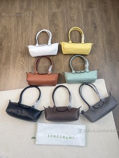 (Category: ) located in . Submitted by fashion.luxe (Listing ID 1443302332, Image 1). Description: .