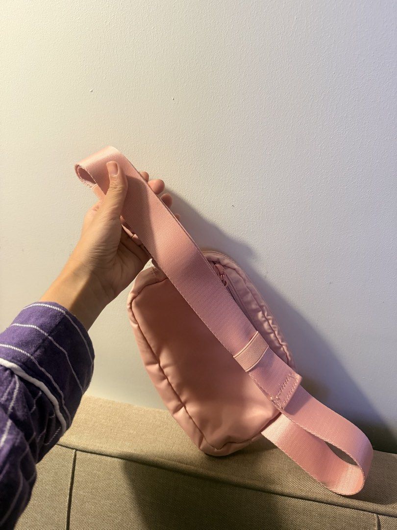 Lululemon Everywhere Belt Bag 1L Pink (Category: Purses & Pouches) located in Pasay City. Submitted by karlamarithe (Listing ID 1443153176, Image 2). Description: Selling my Lululemon Everywhere Belt Bag 1L in pink. RFS: Don’t really like pink and don’t see myself using it na 😭 📍Metro Manila 💰₱2,300 negotiable.