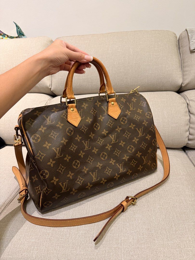 LV Speedy Bandouliere 35 (Category: Luxury Bags & Wallets) located in Quezon City. Submitted by luxury.shop_ph (Listing ID 1443230459, Image 2). Description: With free handle covers.