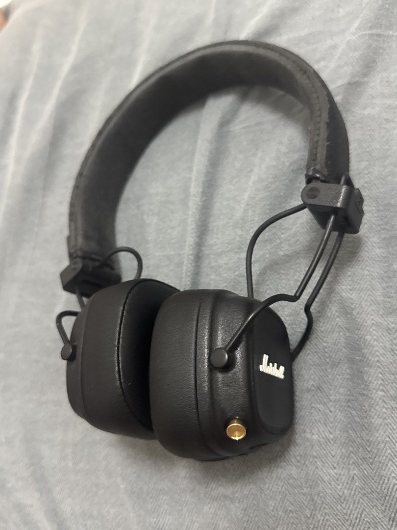 Marshall Major IV Headphones (Category: Headphones & Headsets) located in Balanga. Submitted by nsmrkii (Listing ID 1443268357, Image 2). Description: slightly negotiable includes box(w price), wires, charger feel free to ask more pics or PM me for more questions:) MOP: GCASH only RFS: need more money.