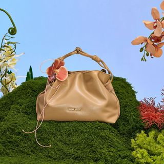 (Kategori: ) berada di . Dikirim oleh hermoize (ID iklan 1443132250, Gambar 1). Deskripsi: .