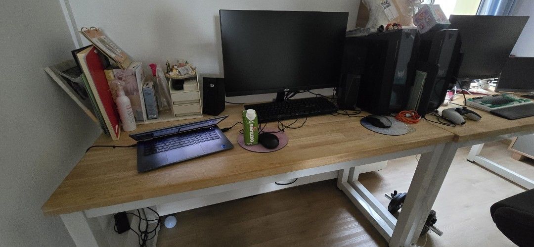 [Moving out sale] Solid wood computer table