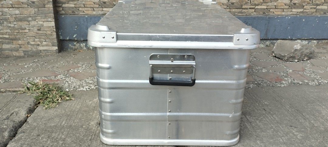 Naturehike Camping aluminum storage box from Japan (Category: Hiking & Camping) located in Malabon City. Submitted by immortalpicker (Listing ID 1443220134, Image 2). Description: Naturehike Camping aluminum storage box from Japan Brand= naturehike Model NO to COD NO swapping Estimate size H= 13 1/2 inches L= 25 3/4 Inches W= 17 3/4 inches Capacity= 50 Liters Color = silver Material = pure aluminum from Japan 2nd hand with scratch No warranty If 