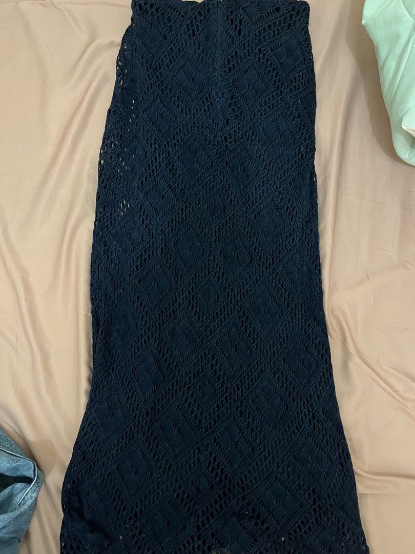 Navy blue crochet maxi skirt (Category: Skirts) located in Tuguegarao City. Submitted by declutterf (Listing ID 1443270754, Image 3). Description: Can be worn in the beach or city Perf for curvy girls Actual when worn first pic Fits 24-26 would keep but it doesnt fit me anymore.